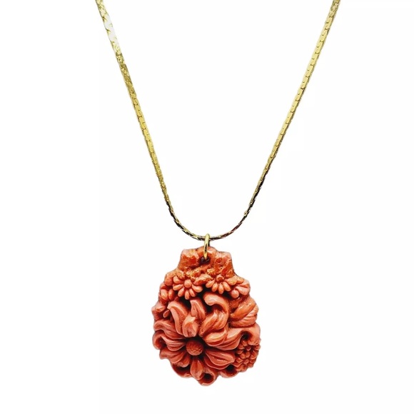 Jewelry - Vintage Carved Coral Pendant Necklace (A872)